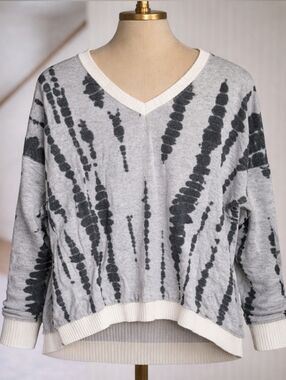 Via Vitale Wool Blend Vneck Sweater Mediun